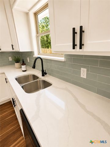 407 E Lamar Avenue, Temple, TX 76501