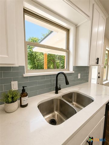 407 E Lamar Avenue, Temple, TX 76501