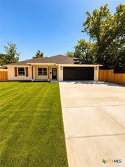 407 E Lamar Avenue, Temple, TX 76501