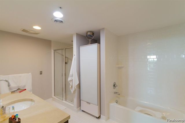 111 N Main Street 303, Royal Oak, MI 48067