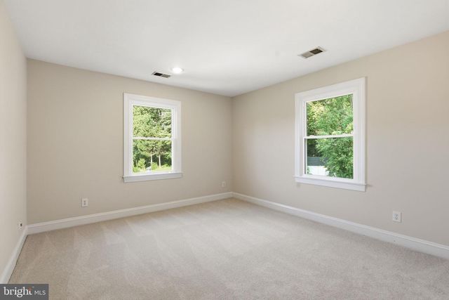 7421 SHREVE RD, Falls Church, VA 22043