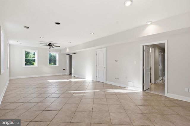 7421 SHREVE RD, Falls Church, VA 22043