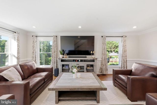 7421 SHREVE RD, Falls Church, VA 22043