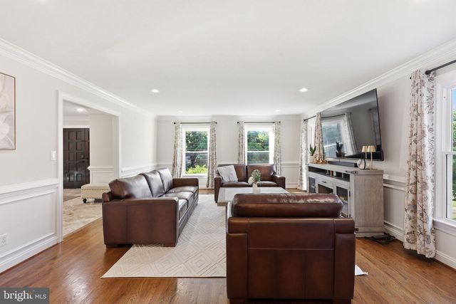 7421 SHREVE RD, Falls Church, VA 22043