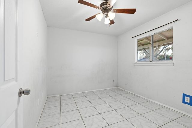 411 Sierra Dr, Modesto, CA 95351