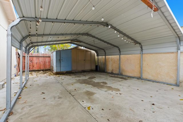 411 Sierra Dr, Modesto, CA 95351