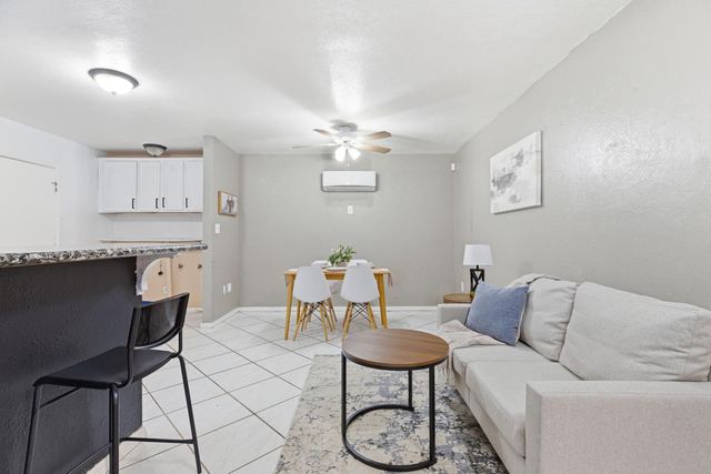 411 Sierra Dr, Modesto, CA 95351