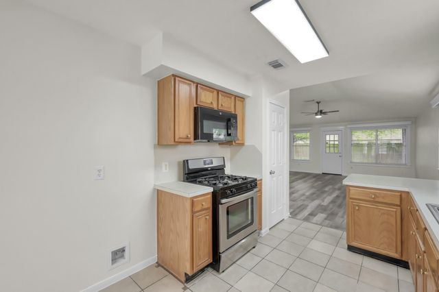 28715 Fox Lynn Drive, Spring, TX 77386