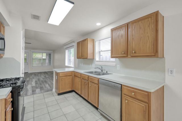 28715 Fox Lynn Drive, Spring, TX 77386