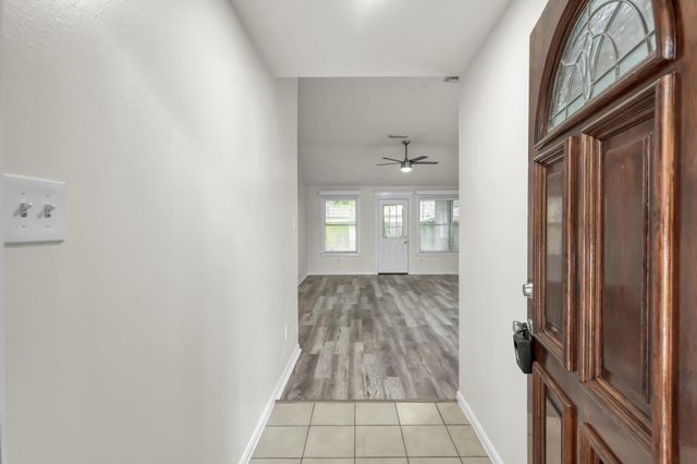 28715 Fox Lynn Drive, Spring, TX 77386