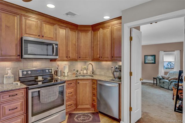255 Blake Avenue, Bohemia, NY 11716