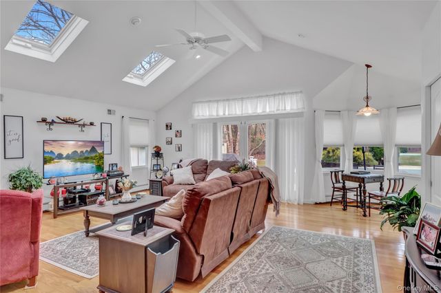 255 Blake Avenue, Bohemia, NY 11716