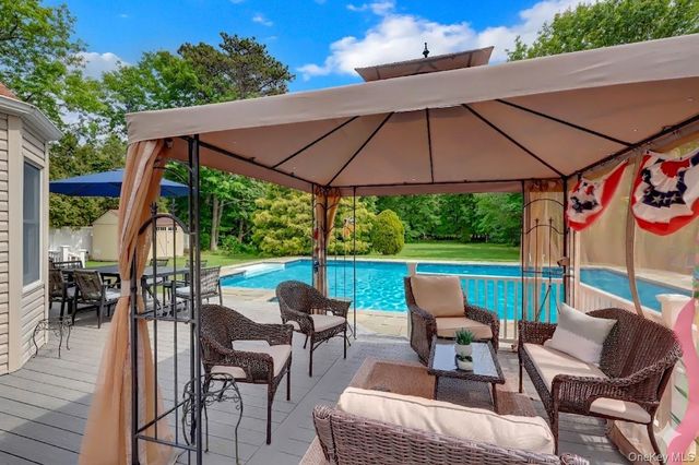 255 Blake Avenue, Bohemia, NY 11716