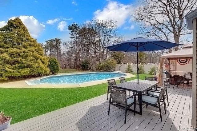 255 Blake Avenue, Bohemia, NY 11716