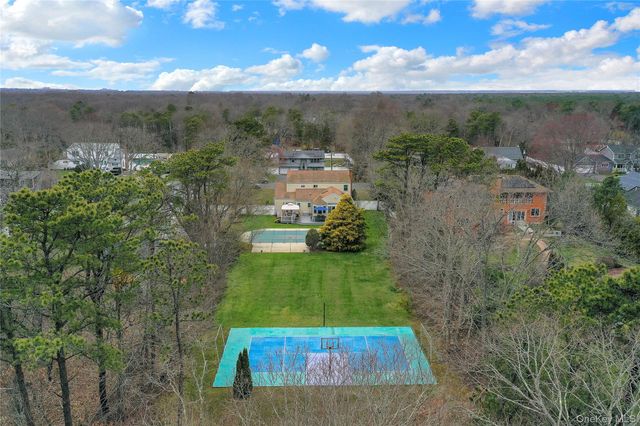 255 Blake Avenue, Bohemia, NY 11716