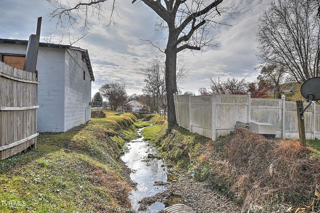 227&225 Old Beason Well Road, Kingsport, TN 37660