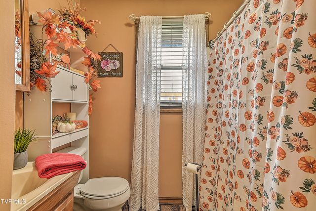 227&225 Old Beason Well Road, Kingsport, TN 37660