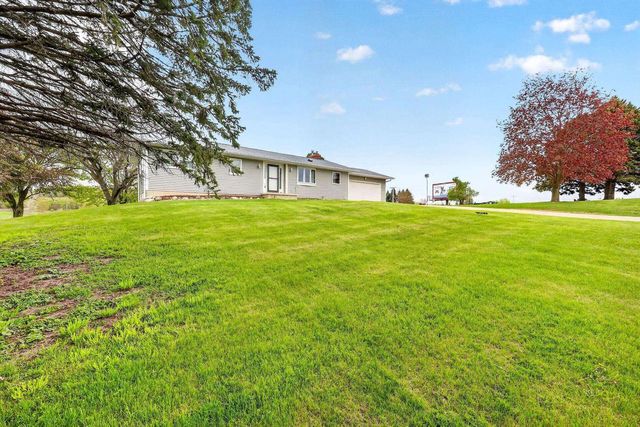 4210 Old Deerfield Road, Deerfield, WI 53531