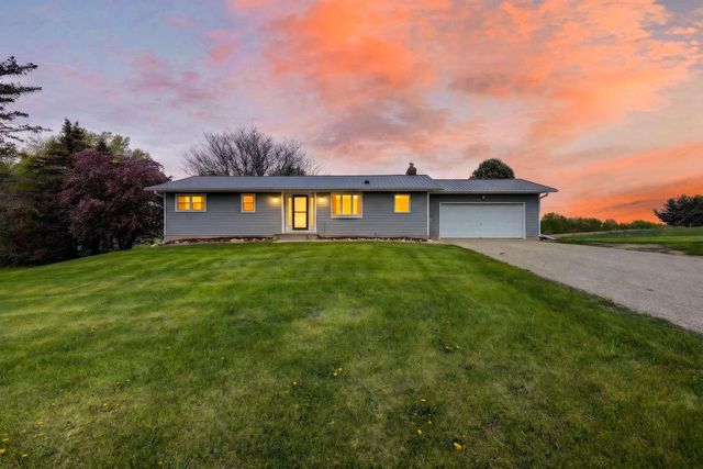 4210 Old Deerfield Road, Deerfield, WI 53531