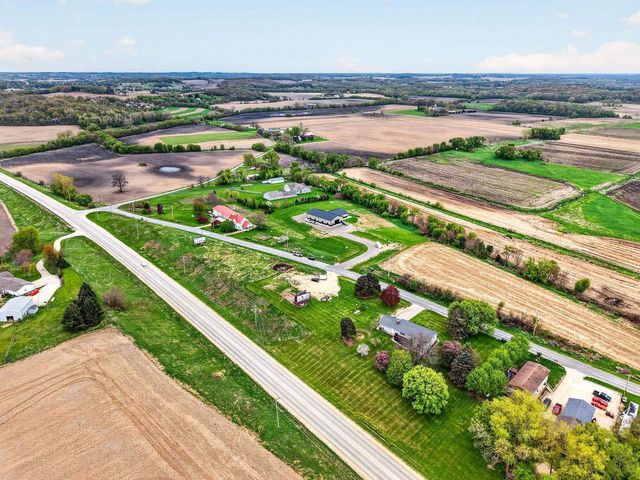 4210 Old Deerfield Road, Deerfield, WI 53531
