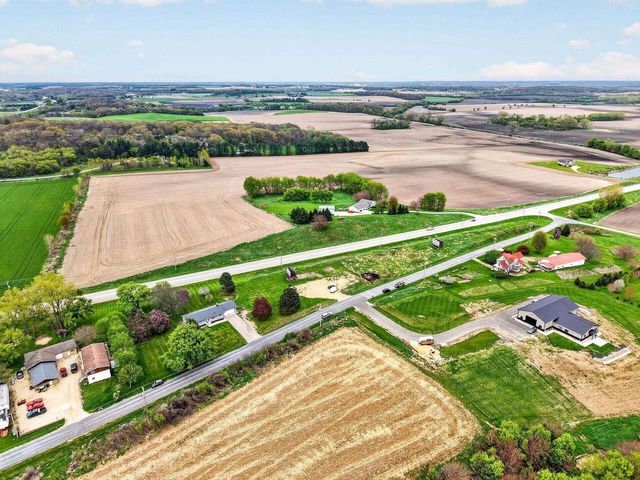 4210 Old Deerfield Road, Deerfield, WI 53531