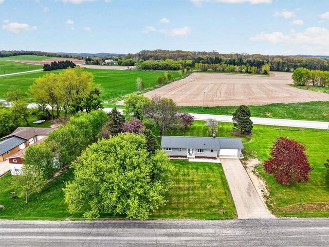 4210 Old Deerfield Road, Deerfield, WI 53531