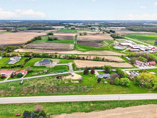 4210 Old Deerfield Road, Deerfield, WI 53531