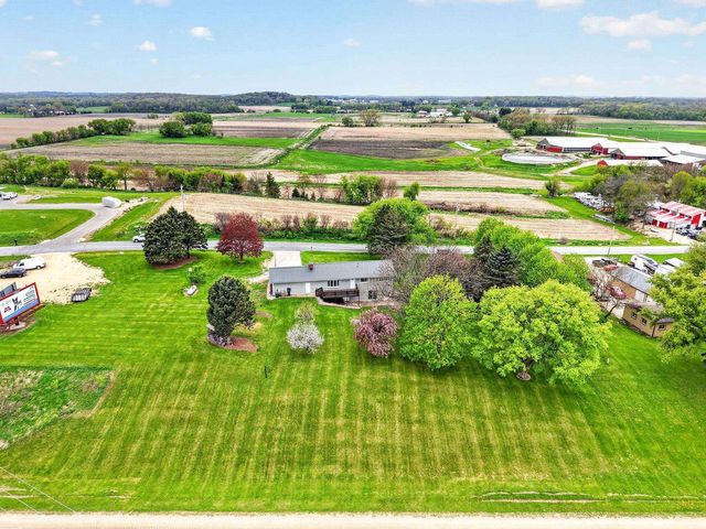 4210 Old Deerfield Road, Deerfield, WI 53531