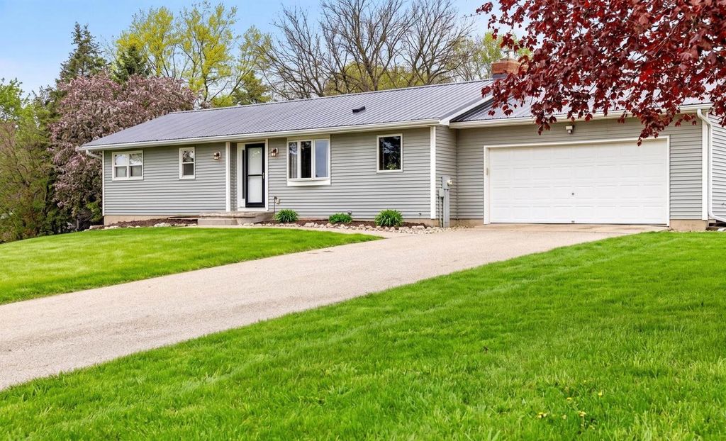 4210 Old Deerfield Road, Deerfield, WI 53531