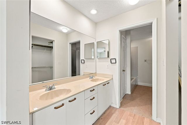 6022 Westbourgh DR, Naples, FL 34112