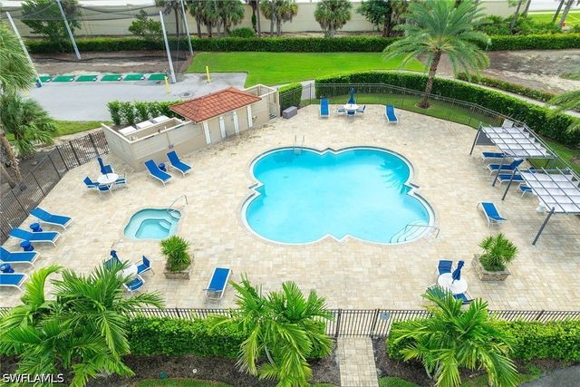 6022 Westbourgh DR, Naples, FL 34112