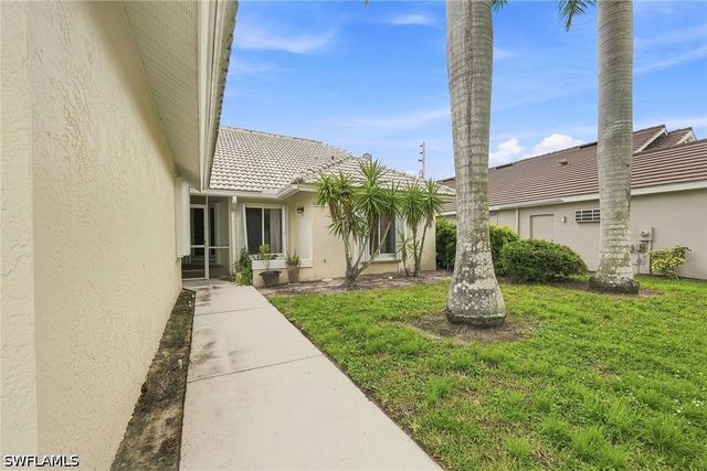 6022 Westbourgh DR, Naples, FL 34112