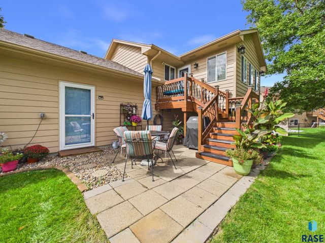 5936 S Lois Ln Lane, Sioux Falls, SD 57108