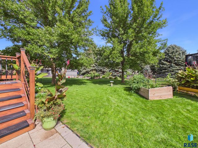 5936 S Lois Ln Lane, Sioux Falls, SD 57108