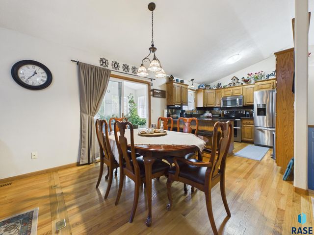 5936 S Lois Ln Lane, Sioux Falls, SD 57108