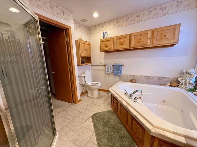 902 Blackhawk Street, Reinbeck, IA 50669