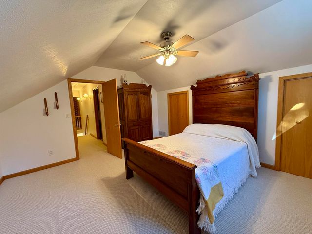 902 Blackhawk Street, Reinbeck, IA 50669