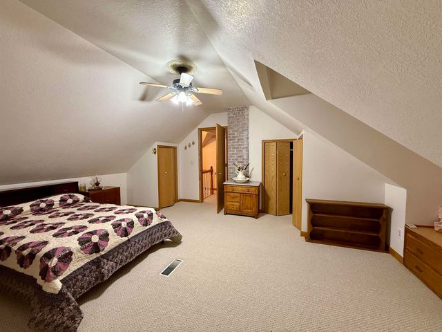 902 Blackhawk Street, Reinbeck, IA 50669