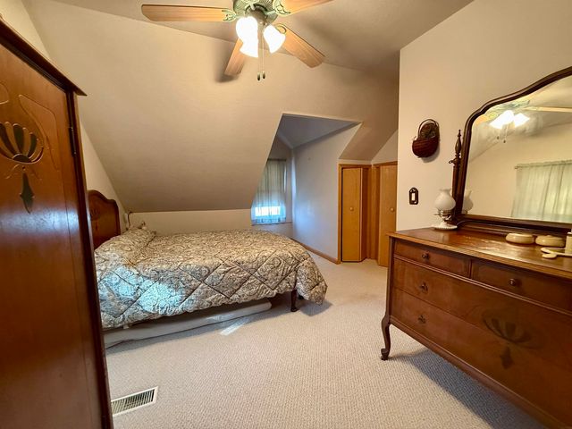 902 Blackhawk Street, Reinbeck, IA 50669