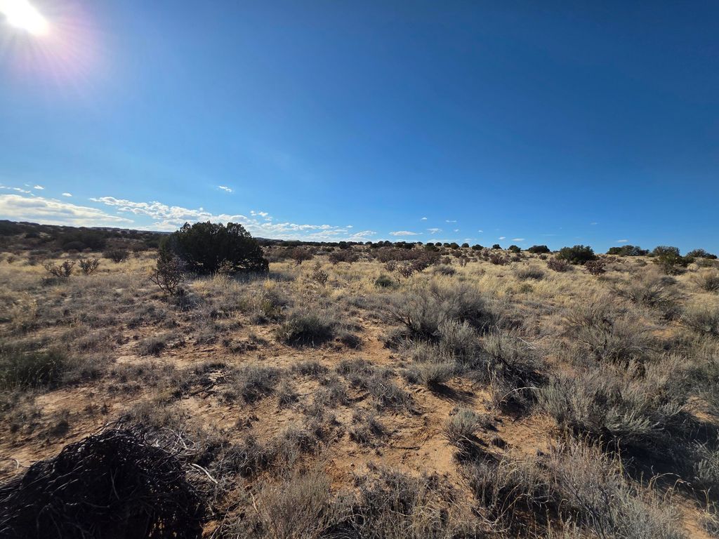 Image 5 of property listing at 6453 Galway Road NE, Rio Rancho, NM 87144