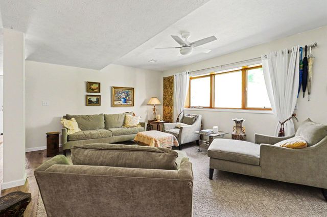 6675 122nd Avenue, Fennville, MI 49408