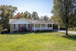232 EDGEWOOD DR, Shenandoah, VA 22849