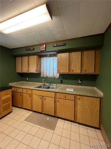 2485 Willow Avenue, Niagara Falls, NY 14305