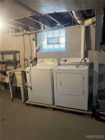 2485 Willow Avenue, Niagara Falls, NY 14305