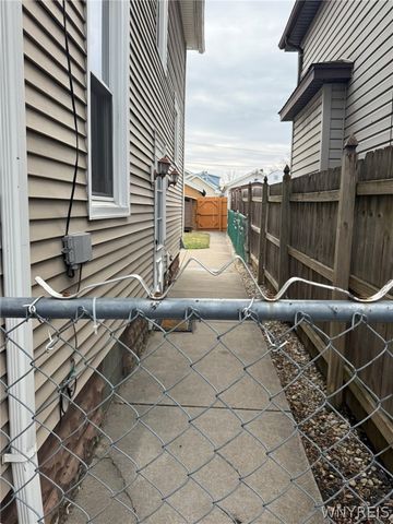 2485 Willow Avenue, Niagara Falls, NY 14305