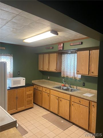 2485 Willow Avenue, Niagara Falls, NY 14305