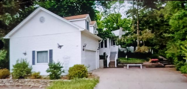 18 Diana Road, Ogden Dunes, IN 46368