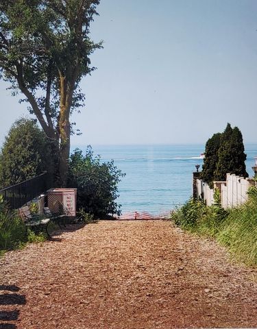 18 Diana Road, Ogden Dunes, IN 46368