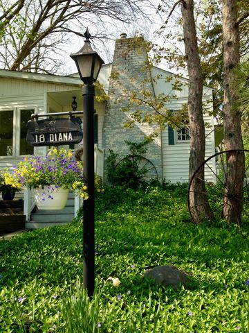 18 Diana Road, Ogden Dunes, IN 46368