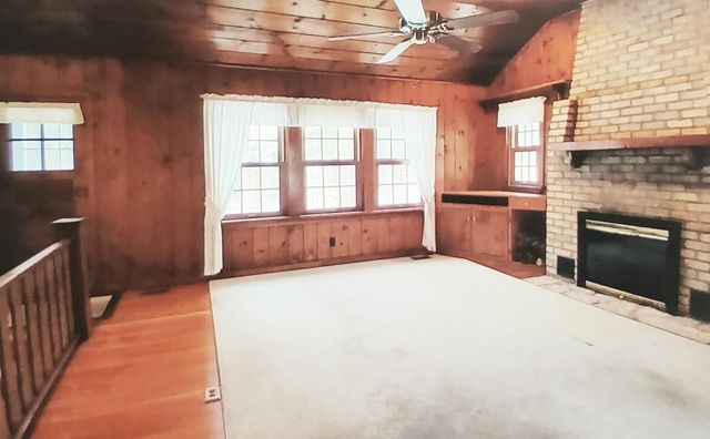 18 Diana Road, Ogden Dunes, IN 46368